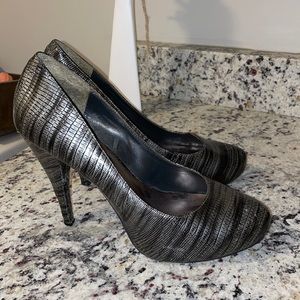 Round toe striped party shoes